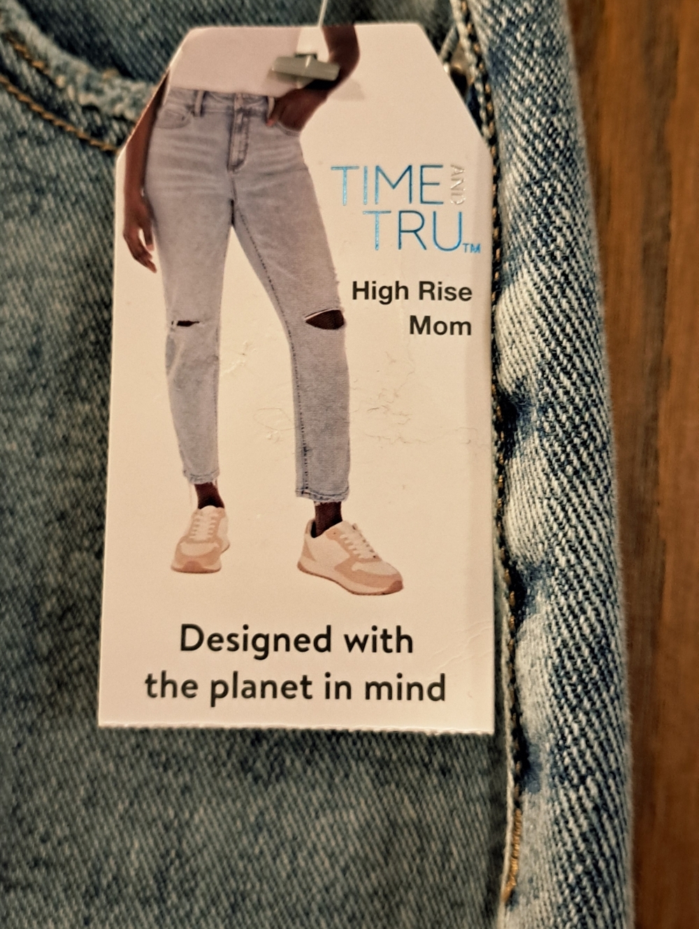 Time and Tru Light Wash Skinny Jeans (Highrise/mom) - Picture 2 of 4